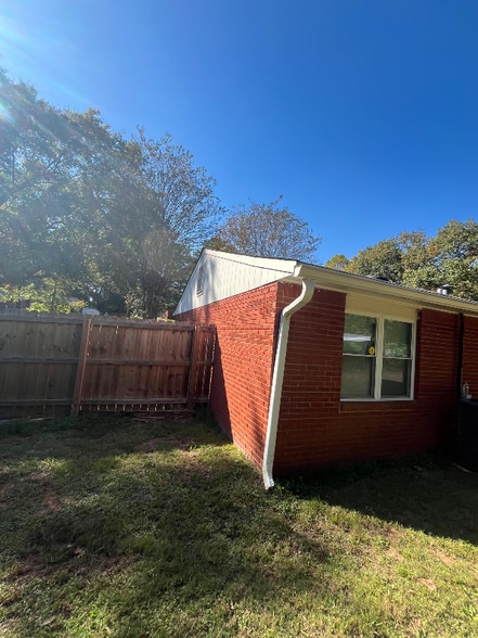 Building Photo - 5360 Misty Ln