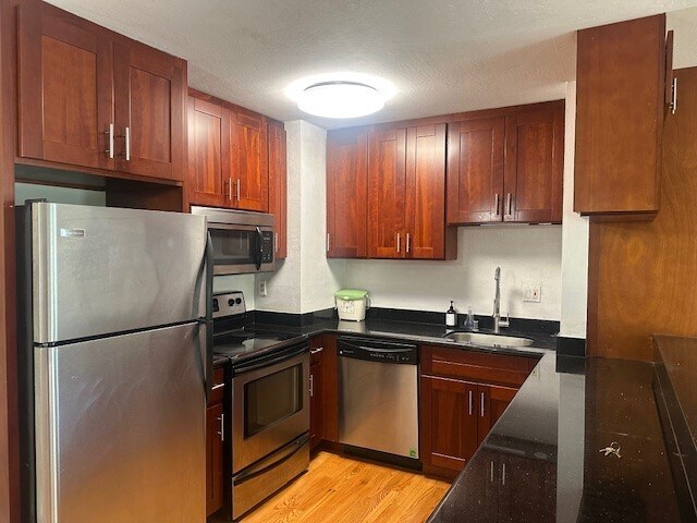 Building Photo - 6 Seville Way