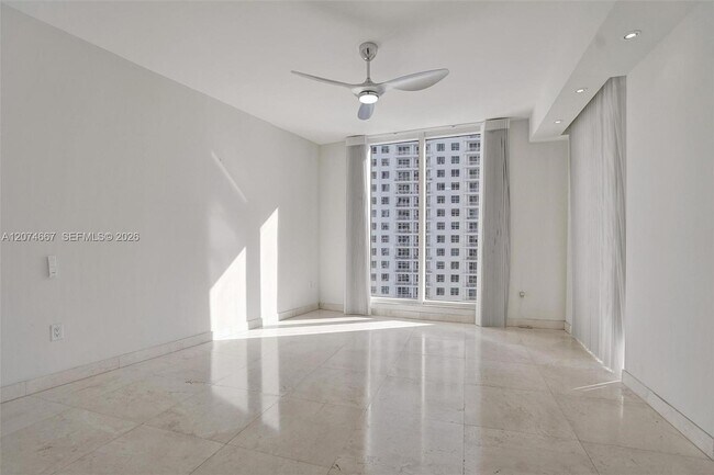 Building Photo - 901 Brickell Key Blvd