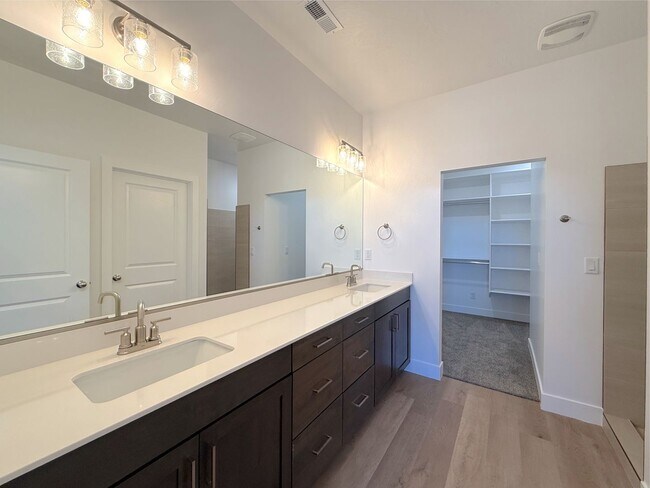 Building Photo - Brand New 3 bed, 2.5 Bath 1 car garage Townhome