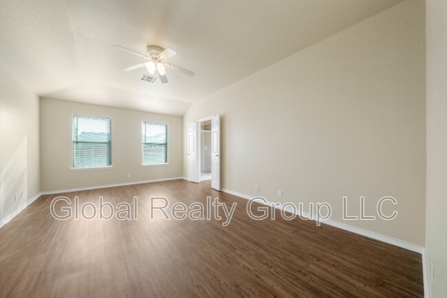 Building Photo - 117 Bronco Bend