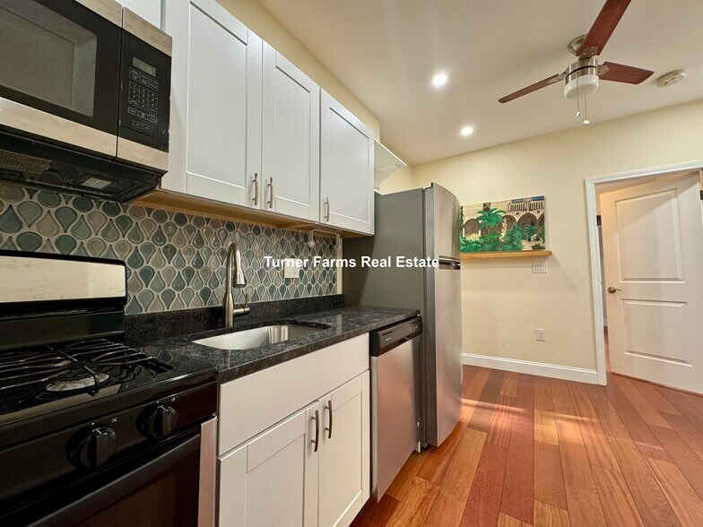 Primary Photo - 91 Hancock St