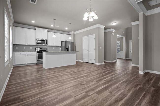Building Photo - 1153 Chester Wy