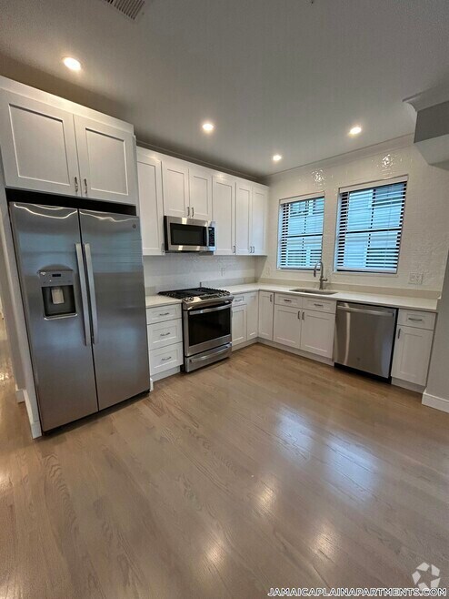 Building Photo - 285 Lamartine St