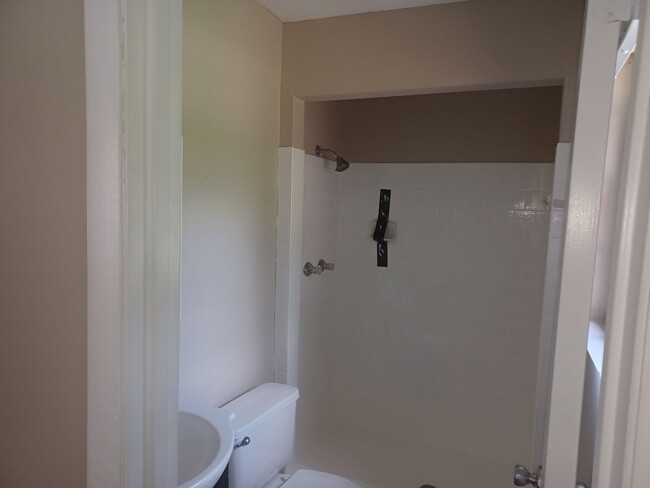Building Photo - Beautiful 3bd/2ba home ready to rent