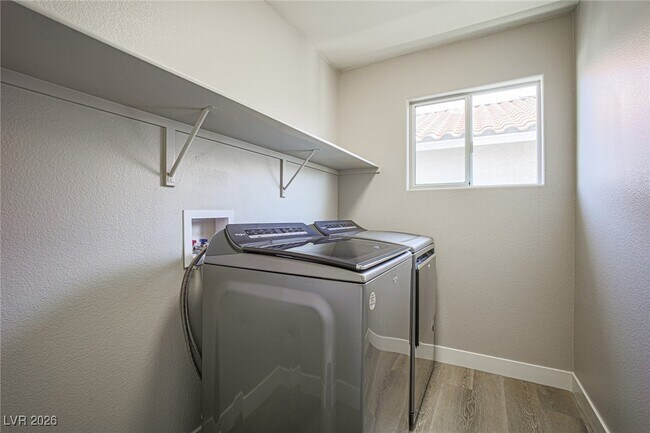 Building Photo - 9456 Rainfall Ave