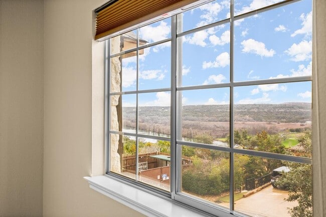 Building Photo - 11704 Palisades Pkwy