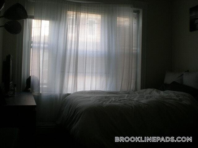 Building Photo - 208 Winthrop Rd