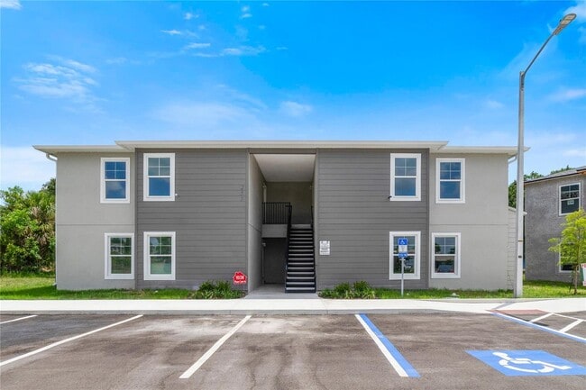 Building Photo - 255 Taylor Ln