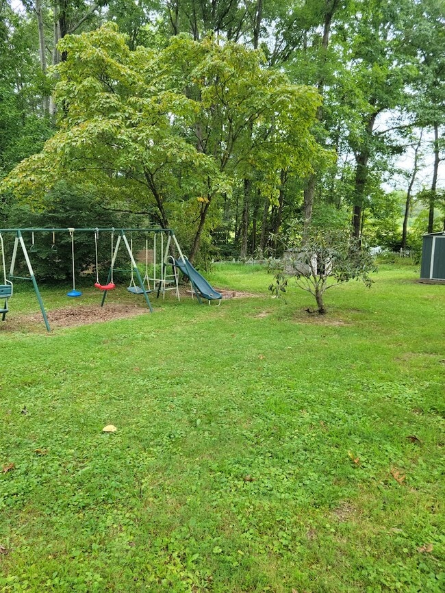 Building Photo - 117 Apple Cir