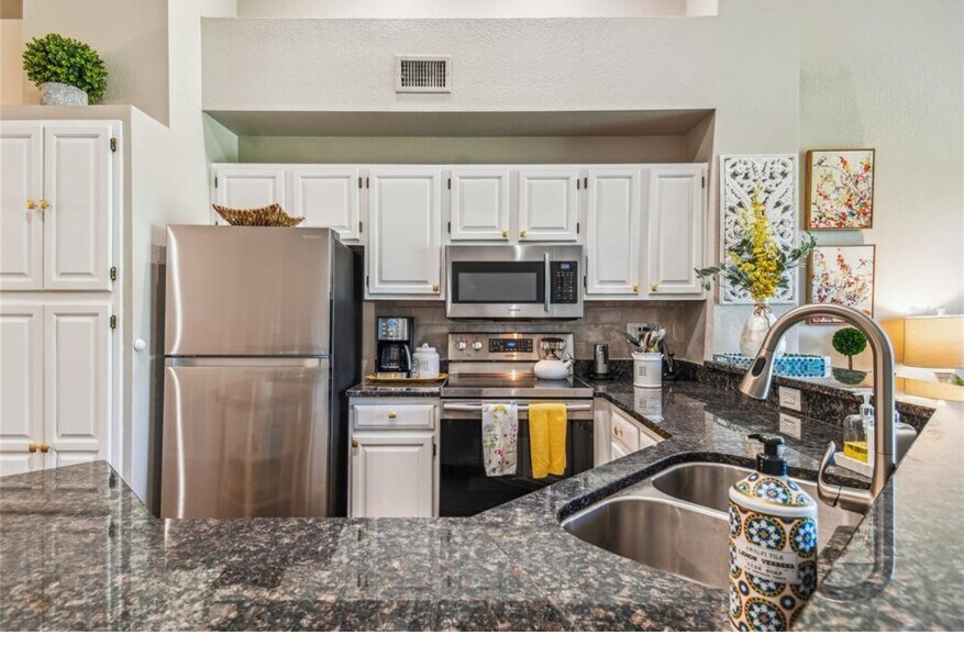 Building Photo - 628 Arbor Lake Ln