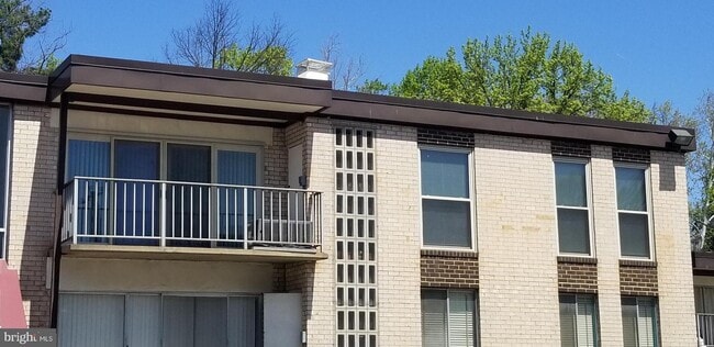 Building Photo - 5204 Newton St