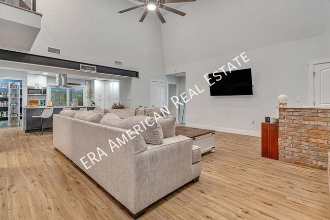 Building Photo - 2037 Lewis Turner Blvd