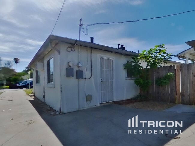 Building Photo - 5206 Standish Rd
