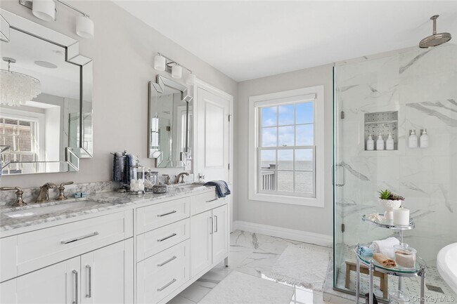 Building Photo - 39 Shinnecock Rd