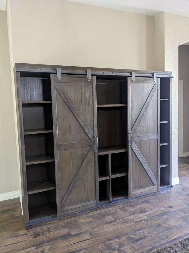 Building Photo - SW SPLIT WING BEAUTY !!! SPECIAL! $3047.50...