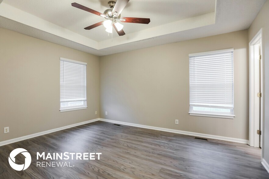 Building Photo - 1702 Briarwood Ln