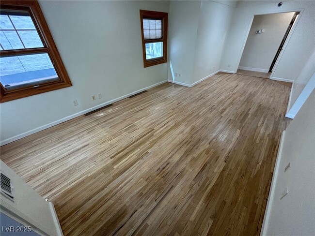 Building Photo - 626 S 8th St
