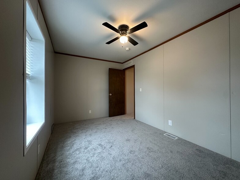 Building Photo - 2131 Windover Dr