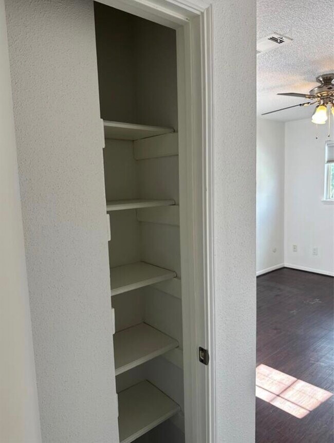 Building Photo - 14401 Misty Meadow Ln