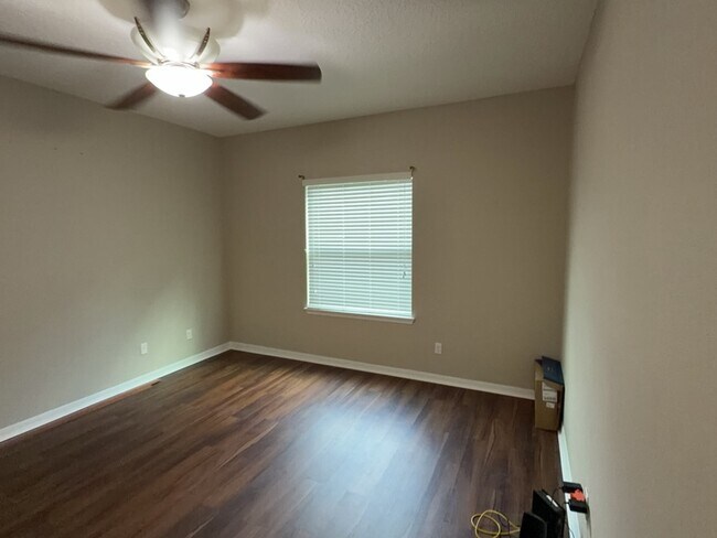Building Photo - 283 Rambling Cir