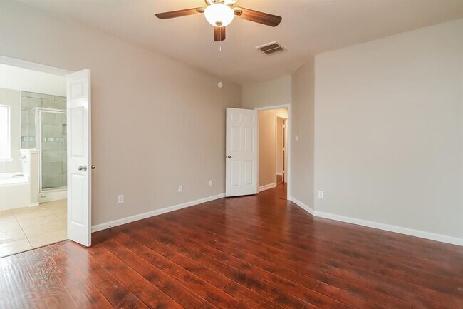 Building Photo - 5018 Creekbridge Ct