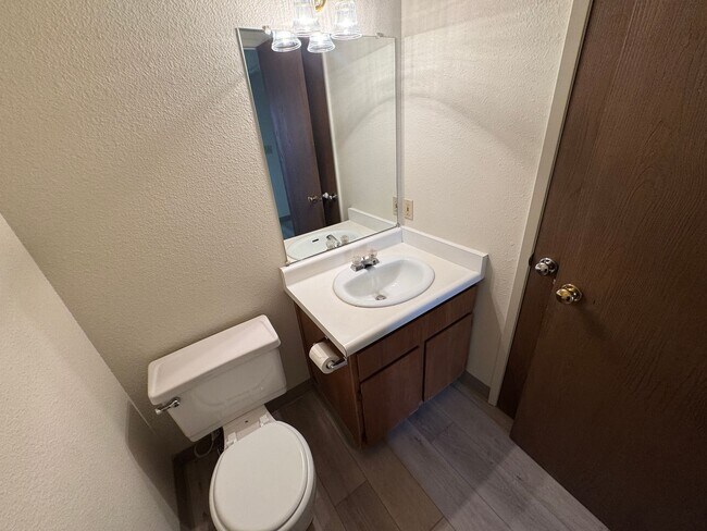 Building Photo - 1675 Round Mountain Cir