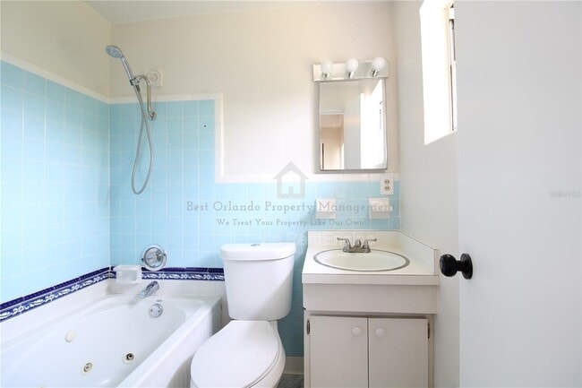 Building Photo - 1639 Oakmont Ln