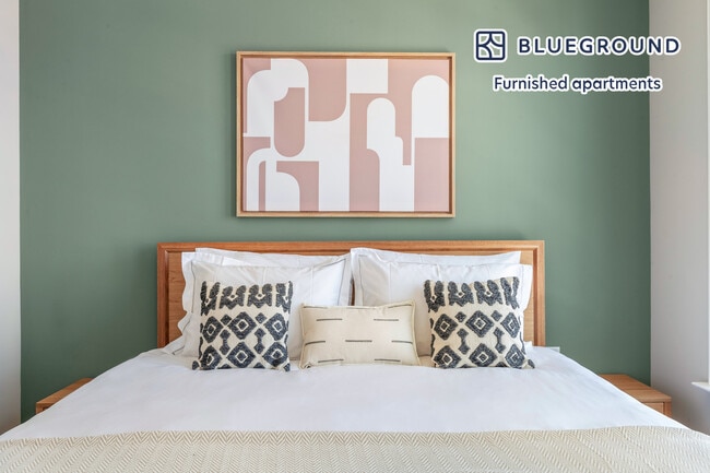 Building Photo - 1901 C St SE