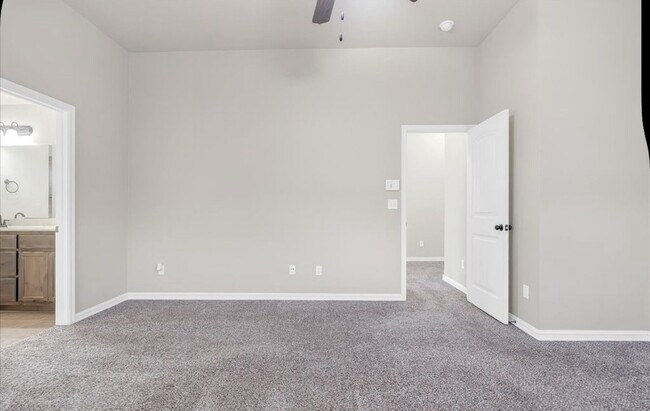 Building Photo - 1148 E 146 Ct S