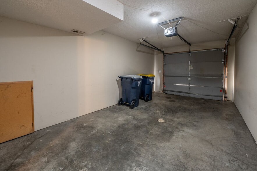 Building Photo - 8906 NE 73rd Ct