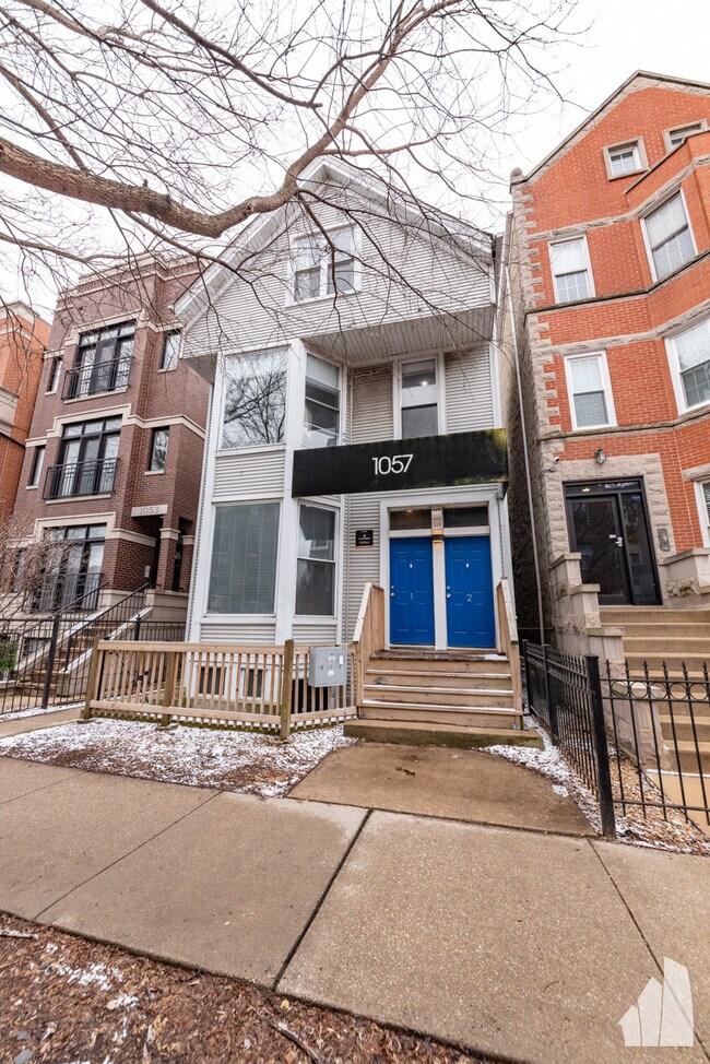 Building Photo - 1057 W Cornelia Ave