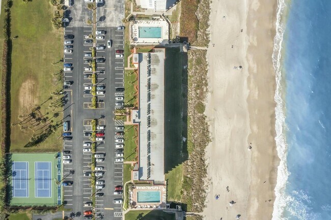 Building Photo - 10152 S Ocean Dr