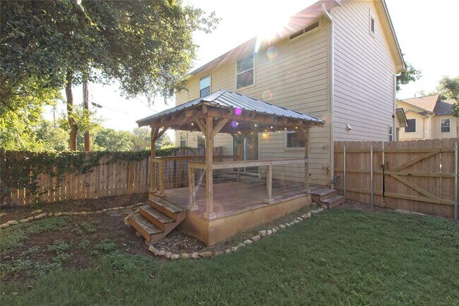 Building Photo - 2903 Whisper Oaks Ln