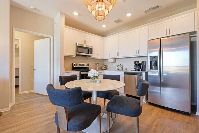 Building Photo - 4325 Ohio St