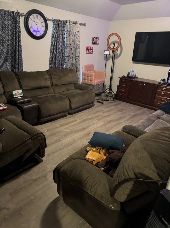 Building Photo - 8814 Alpine Wood Wy