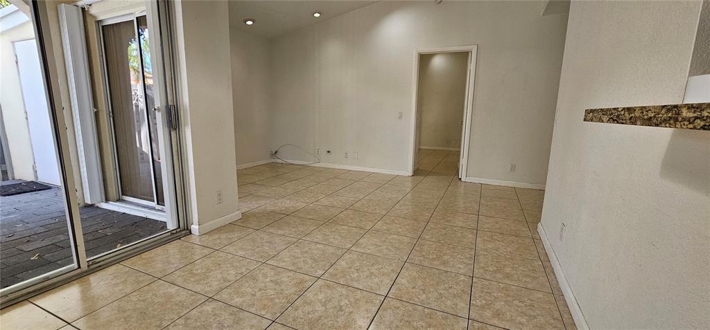 Building Photo - 1464 Springside Dr