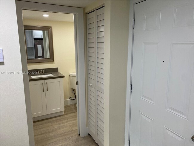 Building Photo - 10985 SW 107th St