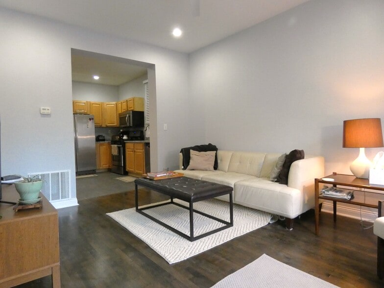 Building Photo - 1929 N Richmond St