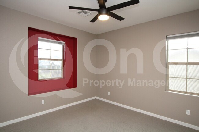 Building Photo - 824 E Ashurst Dr