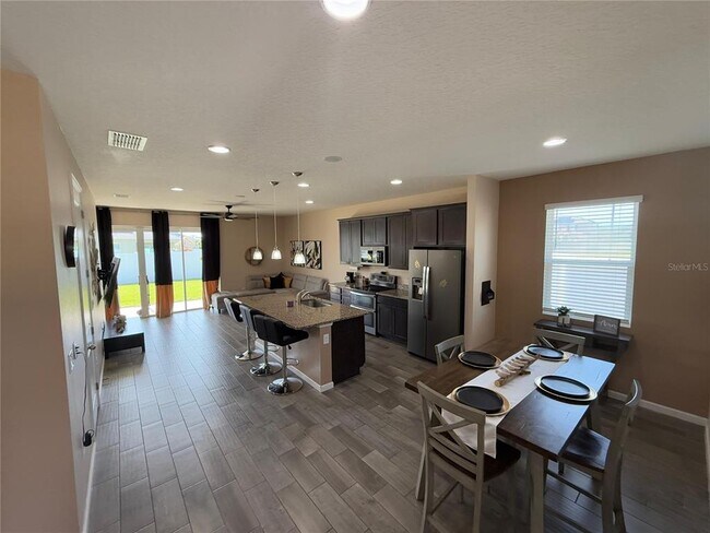 Building Photo - 1685 Gentle Breeze Dr