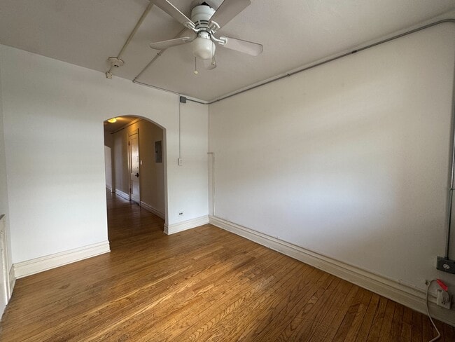 Building Photo - 28W579 Stafford Pl