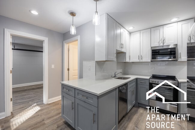 Building Photo - 1224 W Rosemont Ave