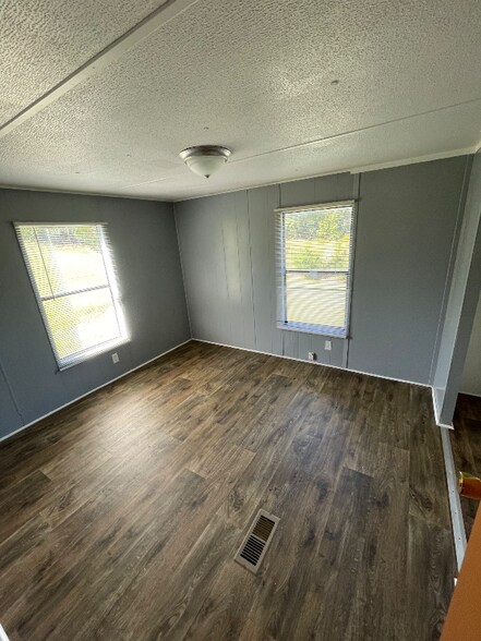 Building Photo - 132 Gantt Rd