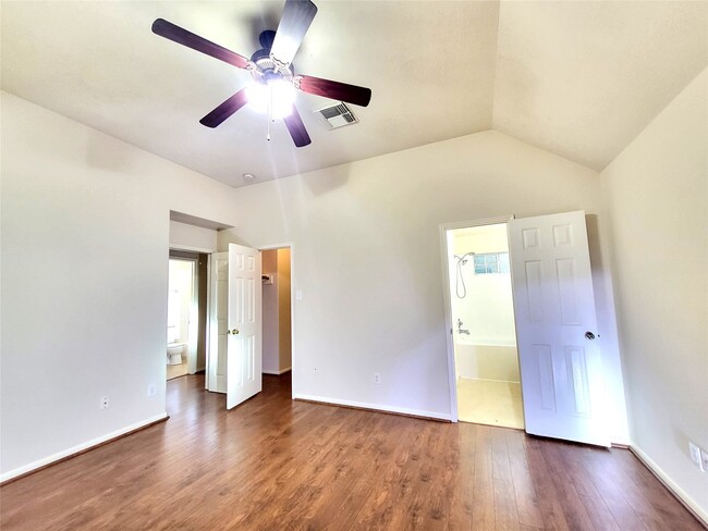 Building Photo - 14034 Maximos Dr