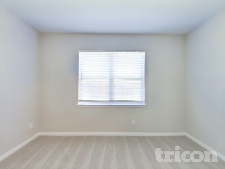 Building Photo - 10823 Spring Brook Pass Dr