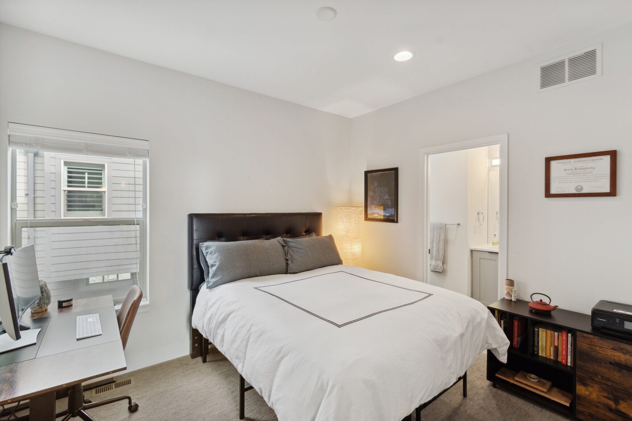 Building Photo - 2345 Decatur St