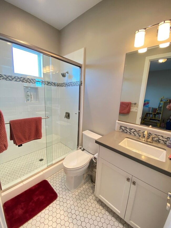 Building Photo - Wilder, Orinda!!!  4 Bed, 4.5 Bath, apx 3,380 Sq Ft.