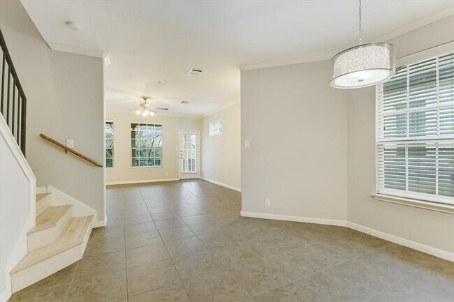 Building Photo - 1310 W Parmer Ln