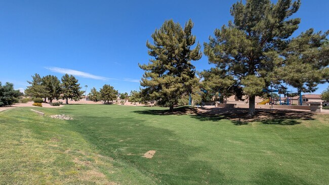 Building Photo - 3 Bedroom Home in the Silverhawk Community Near N Cooper Rd and W Guadalupe Rd!